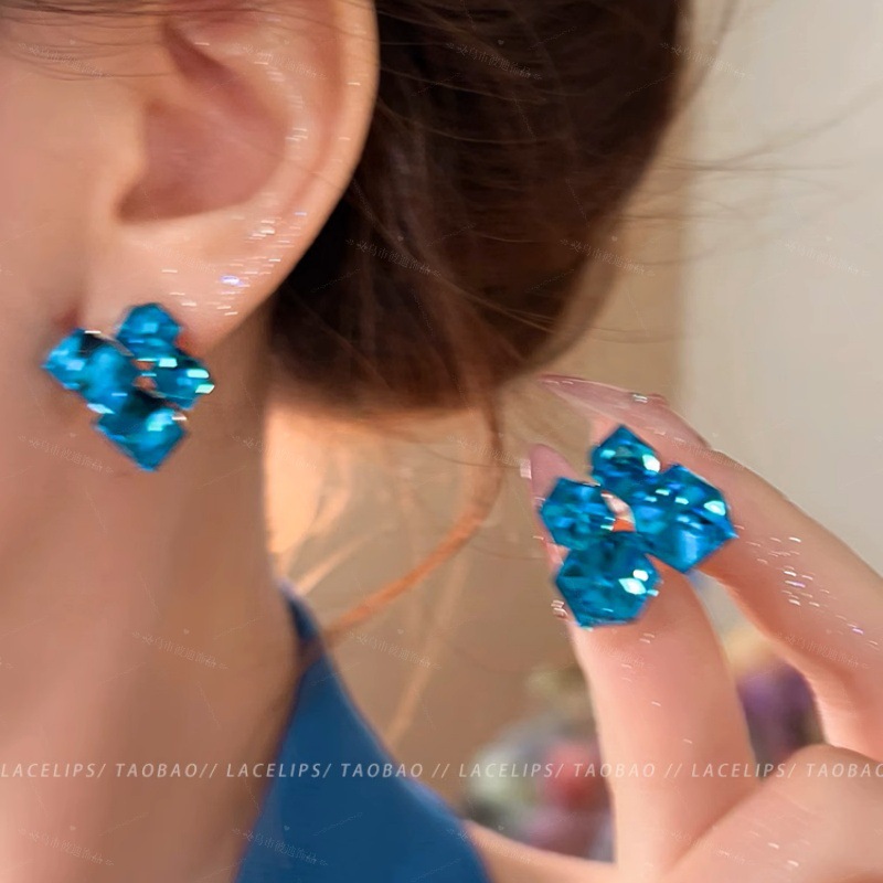 PJX-121 Crystal Sparkling Korean Earrings ? Elegant Shine, Premium Style & Stunning Feminine Charm - Image 3