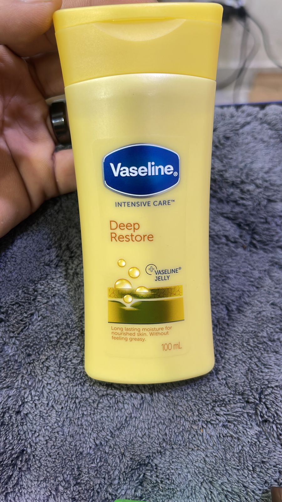 Original Vaseline Deep Restore Jelly Lotion for long-lasting hydration and deeply nourished skin - 100ML - Image 4
