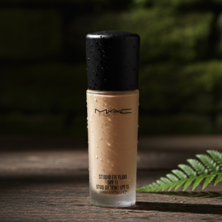 MAC Studio Fix Fluid SPF 15 Foundation ? Shade NC20 | 24-Hour Wear, Oil-Free, Natural Matte Finish, Medium-to-Full Coverage, 30ml