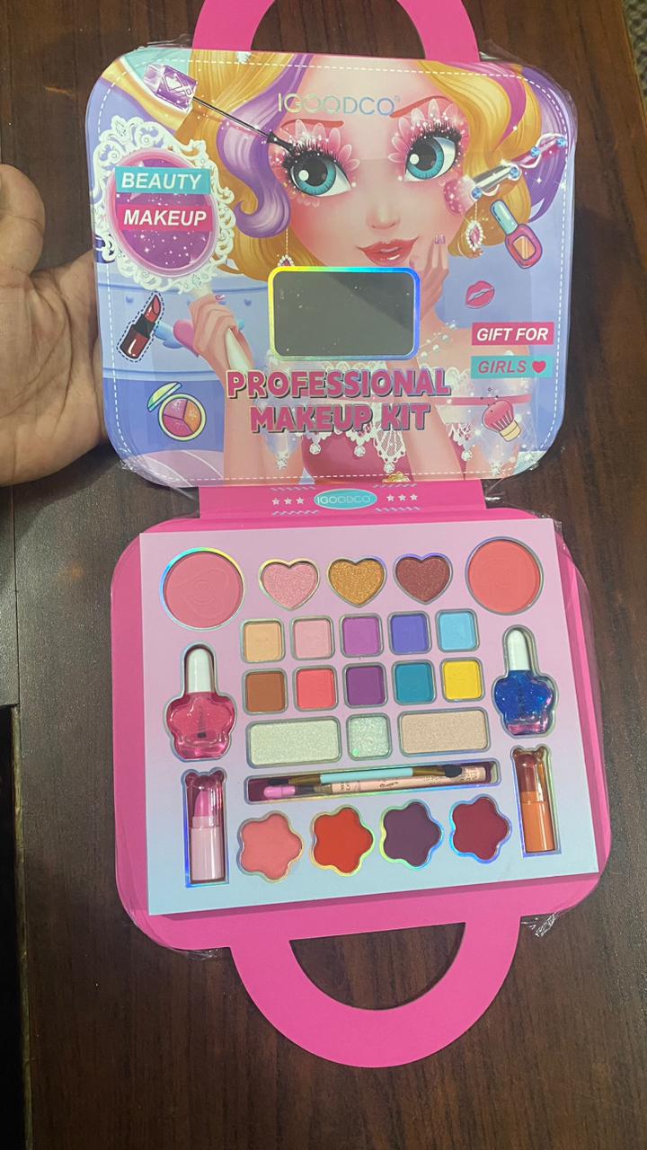 Kids Beauty Magic Makeup Set | Fashion & Beauty Cosmetic Kit for Girls | Safe & Fun Play Makeup - Image 5