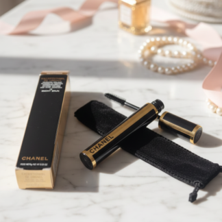 Le Volume De Chanel Mascara ? Instant Volume, Fuller & Thicker Lashes | Rapid Curl-Setting Formula | Ophthalmologist Tested