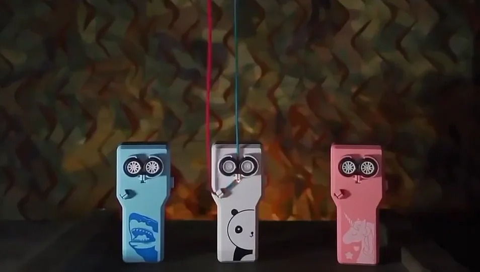 ZipString Portable Rope Launcher – Handheld Kinetic String Thruster & Creative Floating Loop Toy for Kids and Adults ( random colour )