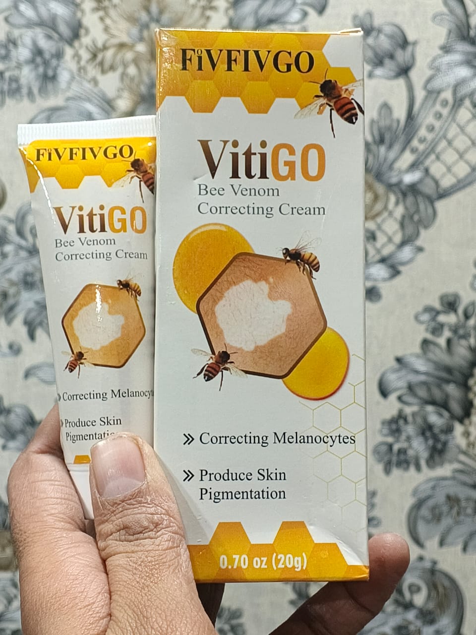 VitiGo HoneyCell Restore Bee Venom Advanced Pigment Repair Cream For Radiant Even And Healthy Looking Skin - 20g - Image 4