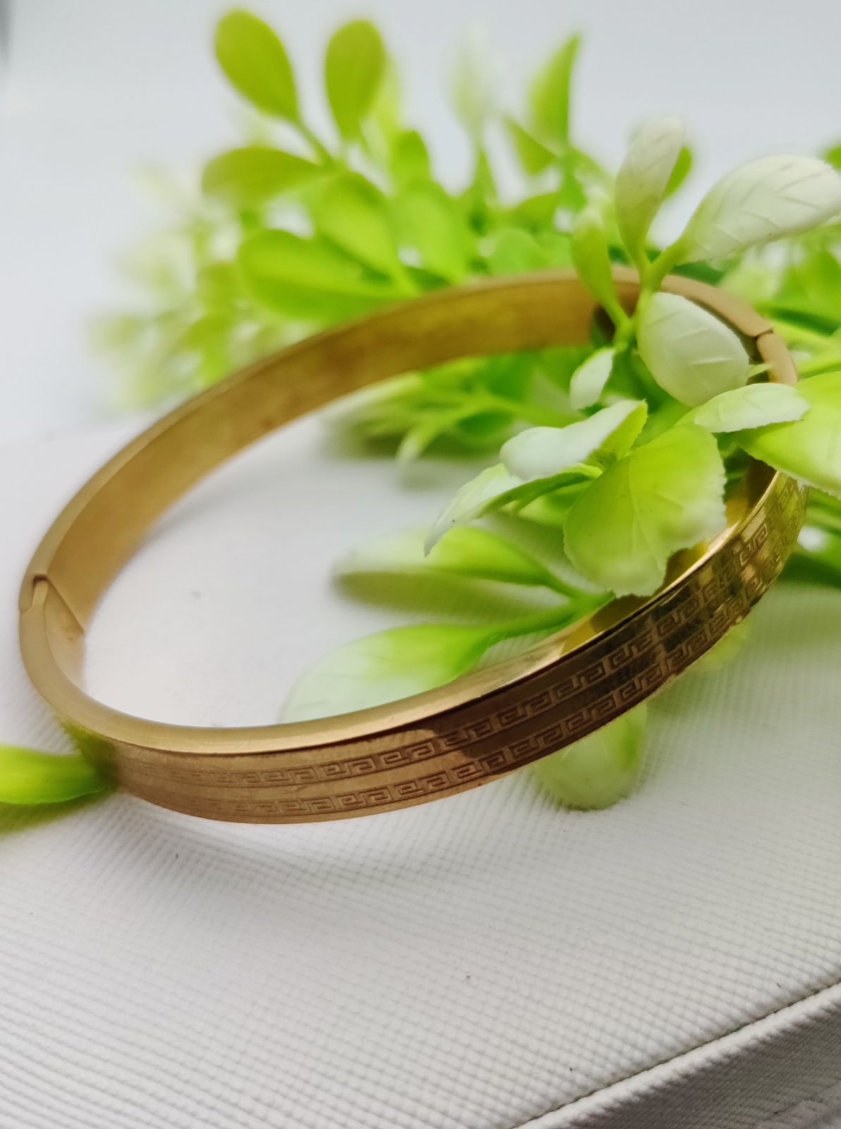 Adjustable Cartier Heart Charm Bracelet – Imported Luxury Gold Bracelet | Best Quality Artificial Bracelet For Girls & Women | Bracelet For Every Occasion | Elegant Design ✨