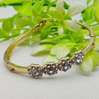 Sparkling Floral Adjustable Bracelet | Best Quality Artificial Bracelet For Girls & Women | Imported Elegance for Every Occasion | Elegant Design