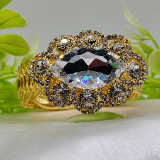 Imported Exquisite Oval Crystal Adjustable Bracelet - Imported Luxury Jewelry | Adjustable Bracelet – Best Quality Artificial Bracelet For Girls & Women | Bracelet For Every Occasion - Random Color 