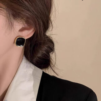 French Square Earrings Elegant Metallic Personalized Irregular Square Earrings Vintage Geometric Studs for Party Gifts Women's Accessories Stylish