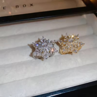 Sparkling Flower Rotating Ring – Adjustable Elegant Spinning Ring for Women & Girls, Fashion Jewelry (QUJ-109 )