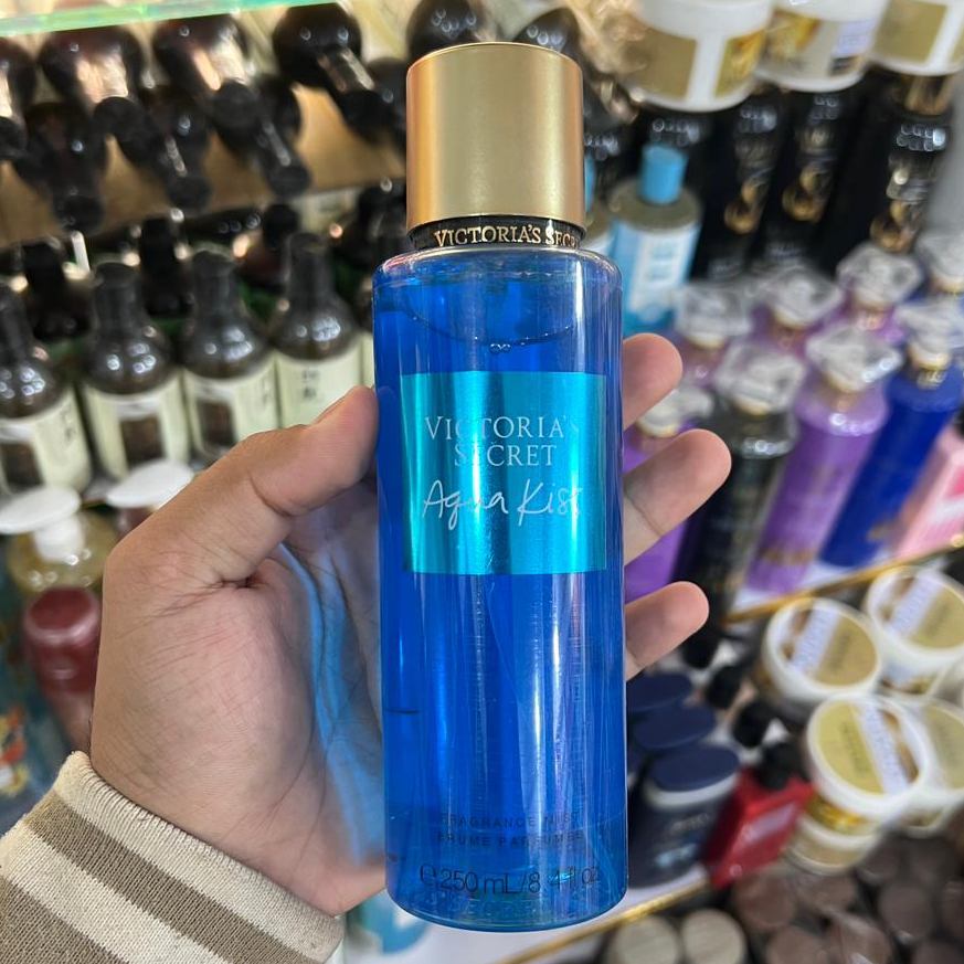 Victoria's Secret Aqua Kiss Fragrance Mist Providing Refreshing Scent Everyday Fragrance Support - 250ML - Image 3