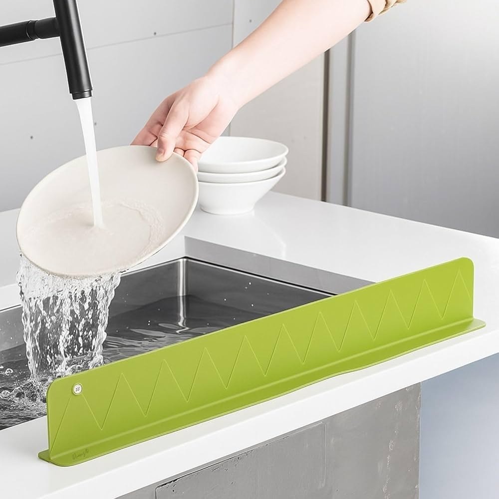 Silicone Sink Splash Guard With Suction For Kitchen And Bathroom Flexible Water Splash Stopper (Random Color) - Image 4