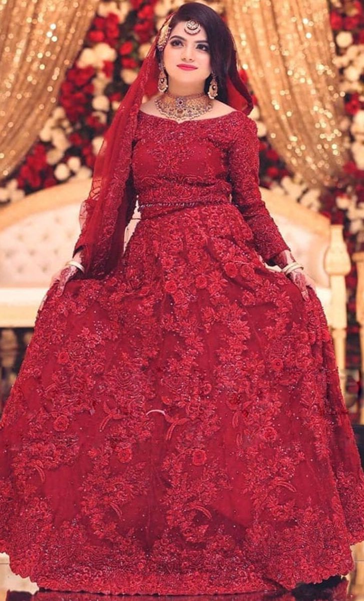 Maryam&Maria Luxury Collection: Exquisite Red Embroidered Net Suit with Stone Work and 3D Flowers - Image 2