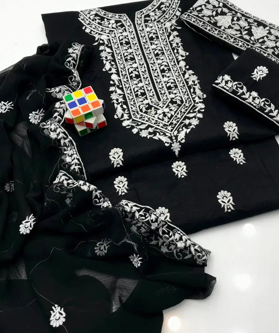 Lawn Cotton Multani Embroidered Unstitched 3PC Suit | Elegant Emerald Green Ethnic Wear - Image 9