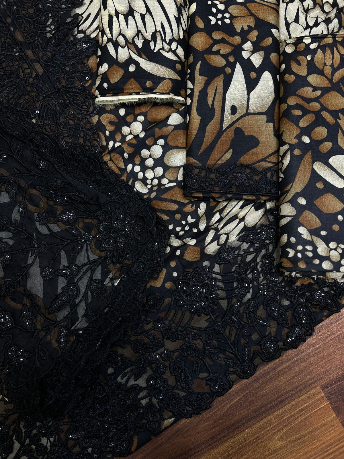Maria B MPT-2809-B Luxury Lawn & Chiffon Ensemble | Embroidered Pakistani Dress - Image 6