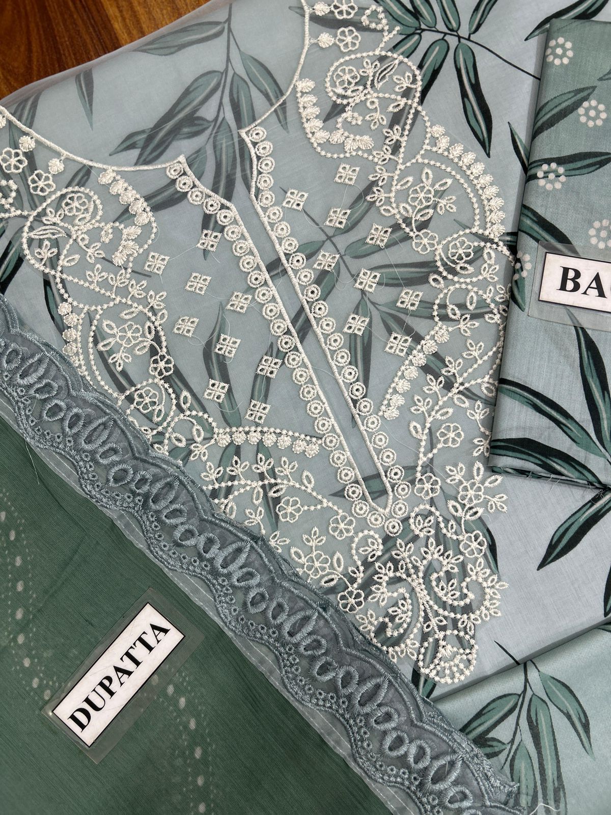 Nureh Lawn Collection 2026: Exquisite Embroidered 3-Piece Ladies Suit with Chiffon Dupatta - Image 9