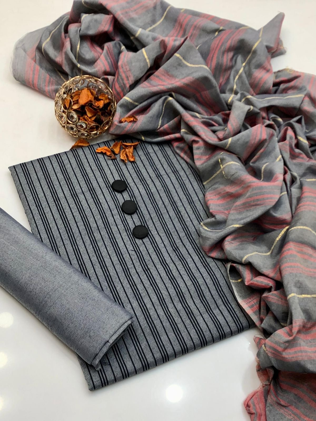 Elegant Cotton Susi Multani 3pc Unstitched Suit | Self Lining Pattern - Discover the exquisite charm of the Cotton Susi
