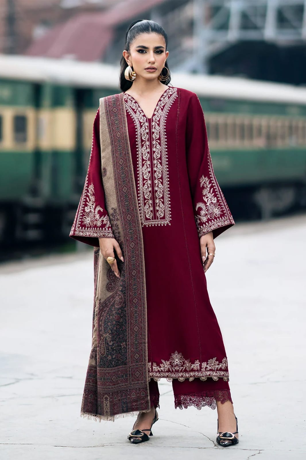 IZEL Premium Embroidered Lawn Unstitched 3PC Suit for Summer - Step into the epitome of summer elegance with