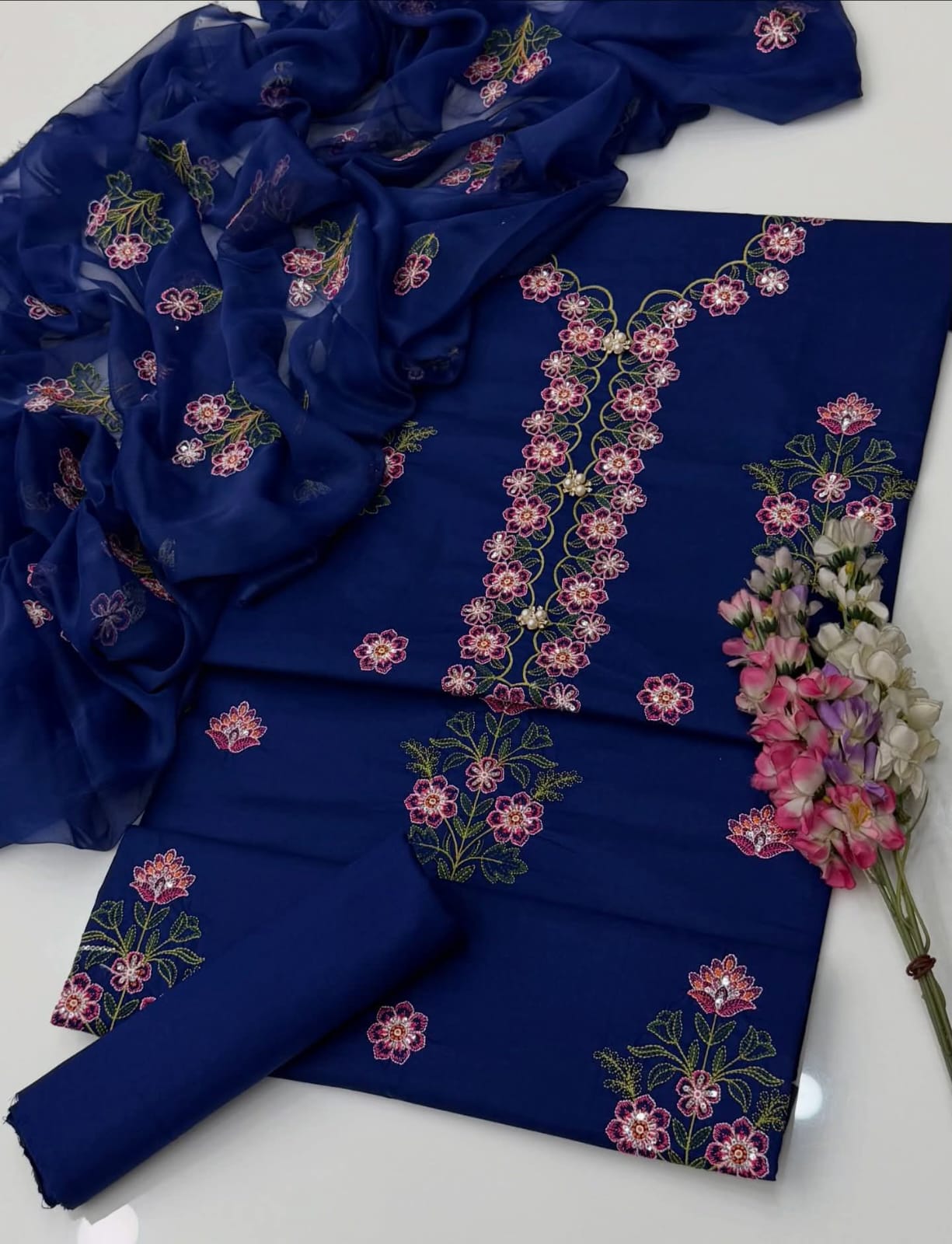 Luxury Lawn Cotton Embroidered 3pc Unstitched Suit with Sequence Work & Chiffon Dupatta - Image 4