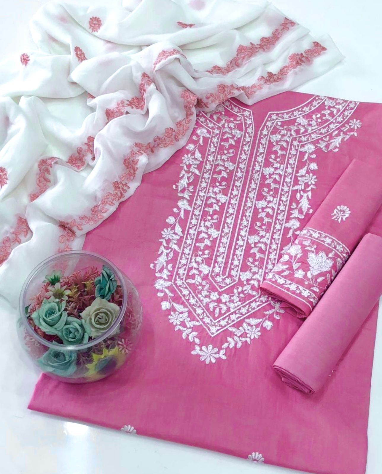 Exquisite Lawn Cotton Multani Embroidered Unstitched 3pc Suit - Image 8
