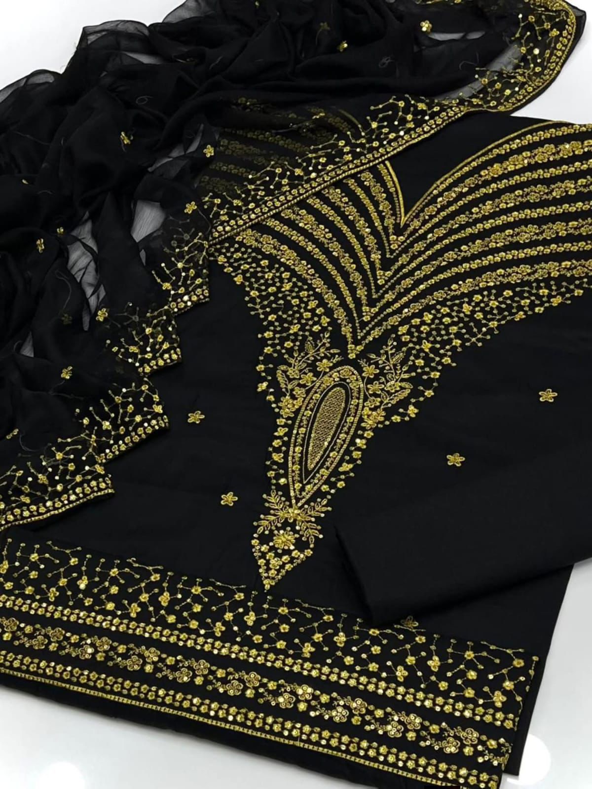 Elegant Embroidered Lawn Cotton 3-Piece Suit - Perfect for Eid and Special Occasions - Image 4