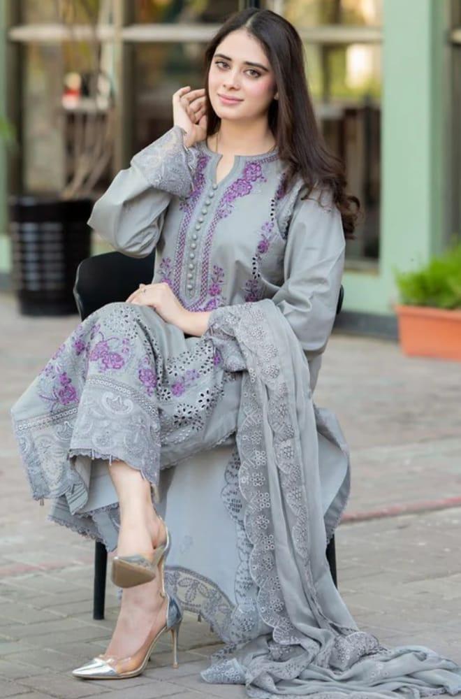 Mushq Premium Embroidered Lawn Suit - Image 3