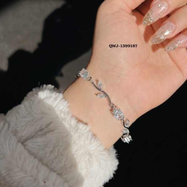 0e493b4d3894fbf9db2a595a4d205e2c Tulip Bracelet – Premium Quality Stainless Steel Elegant Bracelet for Women | Silver Base Without Box