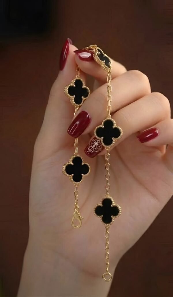 3c10dabd7959e69161ed54faa586ce68 Van Cleef 2-in-1 Reversible Bracelet Elegant Design Perfect for Daily Wear