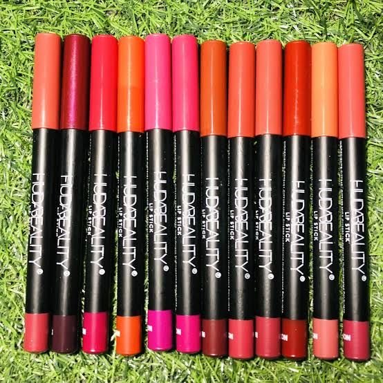55a8ff02347e072c4a0ea2493924baaa Huda Beauty Lip Pencil Set - 12 Shades