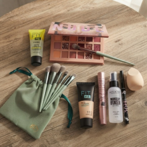 94cb8217a75706551b19c746197f3e6f 9 Pcs Make-Up Deal Complete Set For Everyday Beauty Essentials