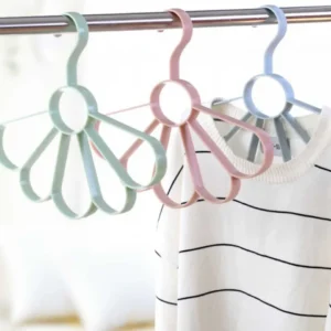 b3e9eca2ba0a751ac43b9c193e2abc45 Flower Scarf Belt Hanger Multi Function Plastic Scarf Hanger 5 Holes Space Saving Organizer For Scarves Ties And Jewelry (Random Color)