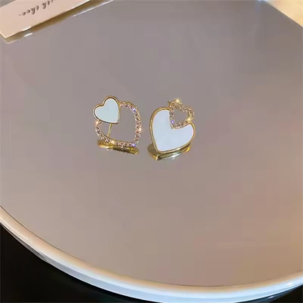 imgi_21_WhatsApp-Image-2025-08-18-at-11.57.10-PM-1_cleanup_cleanup PJT-987 Beautifull Korean Heart Shape Zircon Earrings for Women – Sparkling Black & White Crystal Studs, Fashion Jewelry Gift for Everyday Wear and Special Occasions