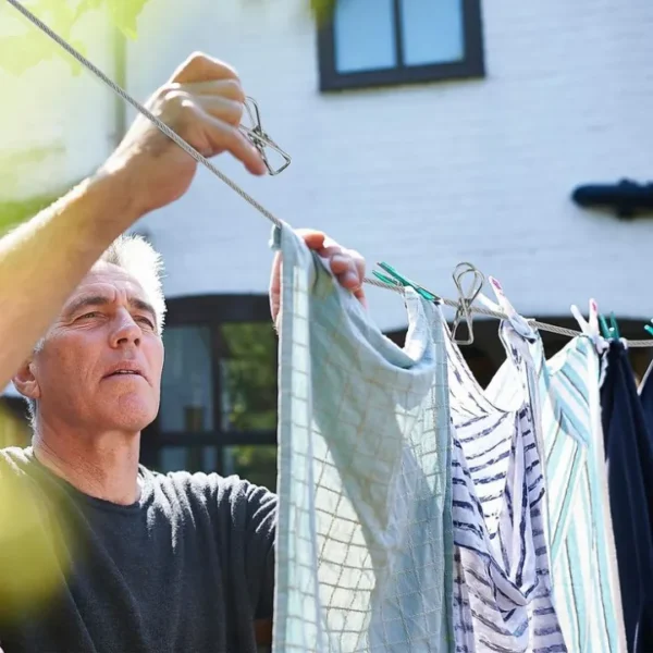 2 Metre Stainless Steel Clothesline with Carabiner Clips